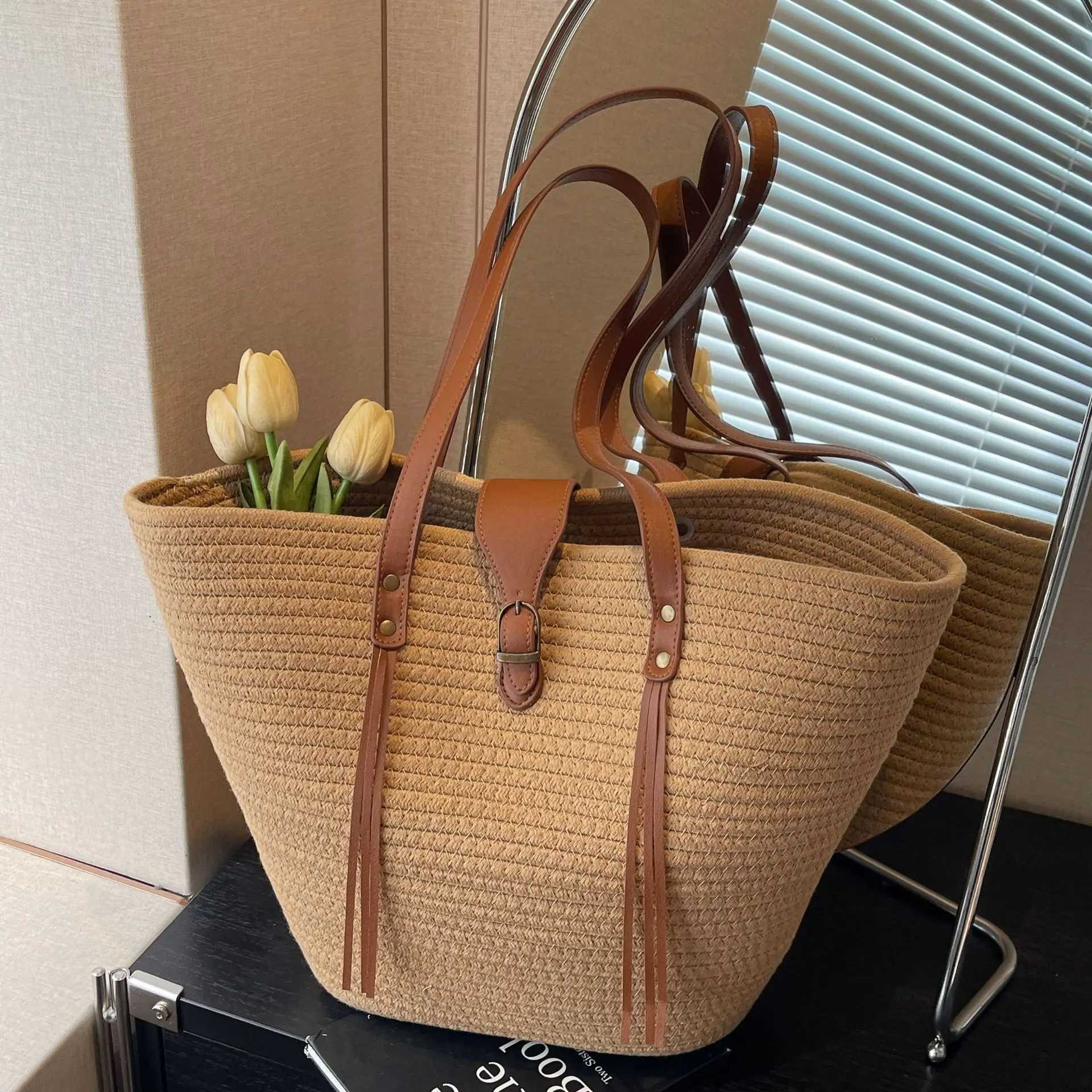Straw Woven Shoulder Bag Casual Seaside Holiday Beach Woven Shoulder Bag Large Capacity Commuter Tote Bag W250524