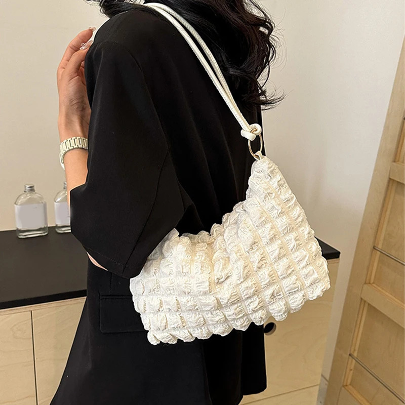 Canvas Wrinkle Bag for Women Shoulder Bags Pleated Bubbles Handbags Padded Casual Underarm Quilted Bag Tote Cloud Bag Purse 250526