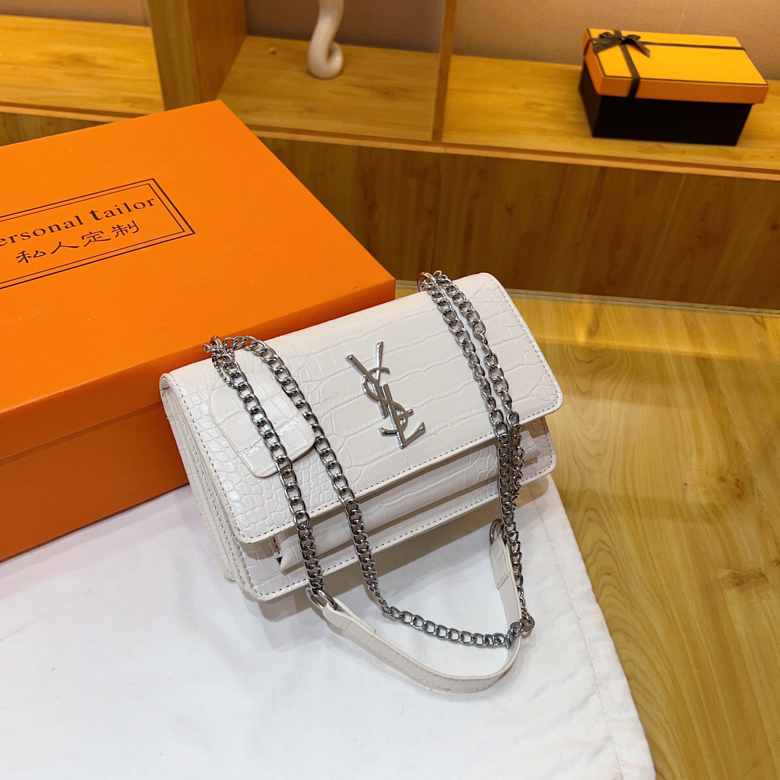Free shipping designer 2025 High-end pu small square Bag, Light luxury women's bag, New Summer high-end hand-held crossbody bag