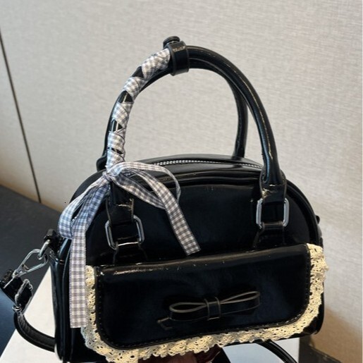 Korean Style Fashion Handbag Tote for Women 2025 New Design Versatile Small Square Simple Crossbody Bag