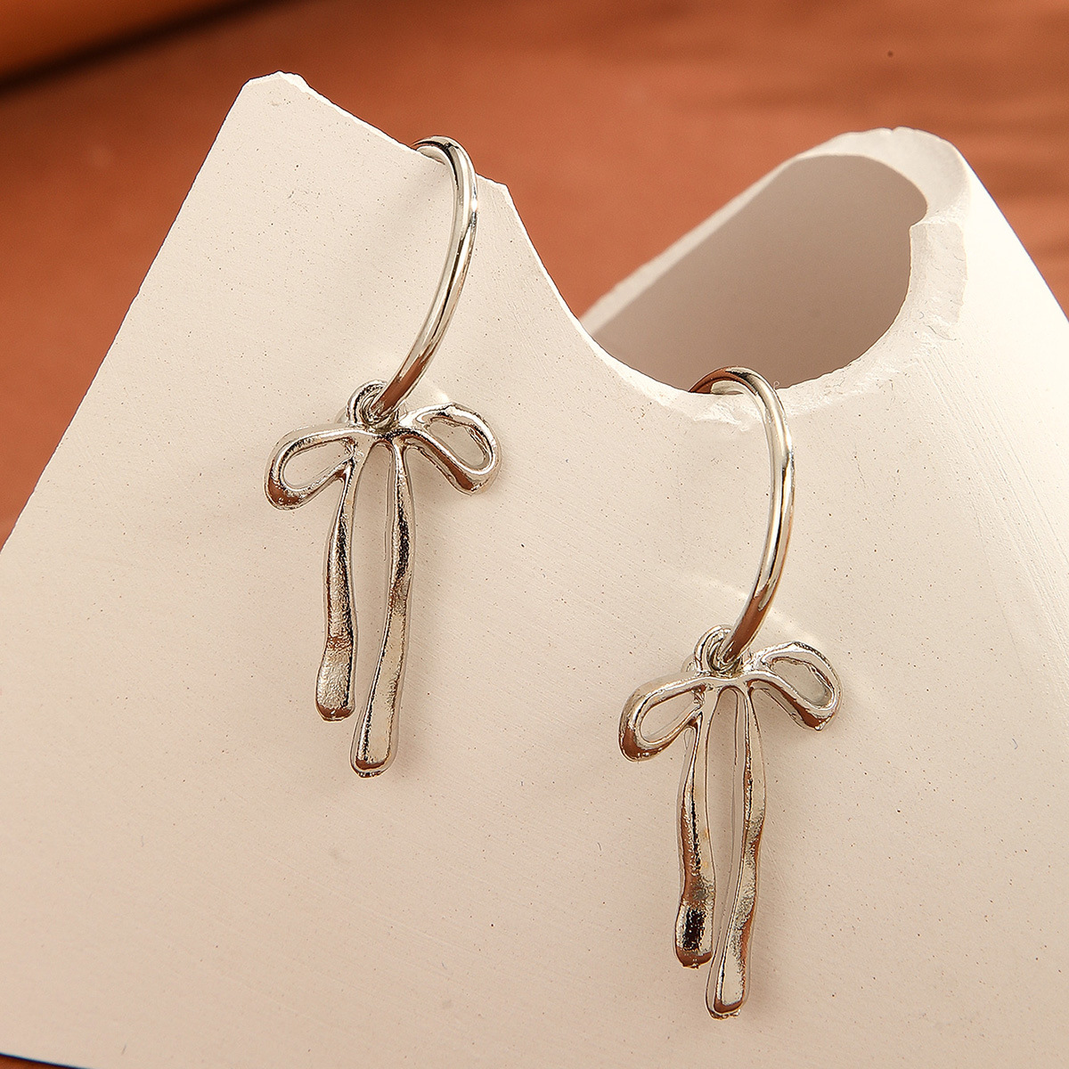 Fashion Personalized Metal Bow knot Elegant Simple Design Gold High Sensitivity Stud Earrings