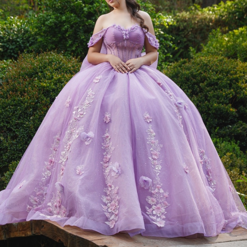 Light Purple Shiny Quinceanera Dresses Off Shoulder Ball Gown Sweet 16 Dress Beading Crystal Applique Flower Bow Tull Birthday Party Vestidos 15 Anos