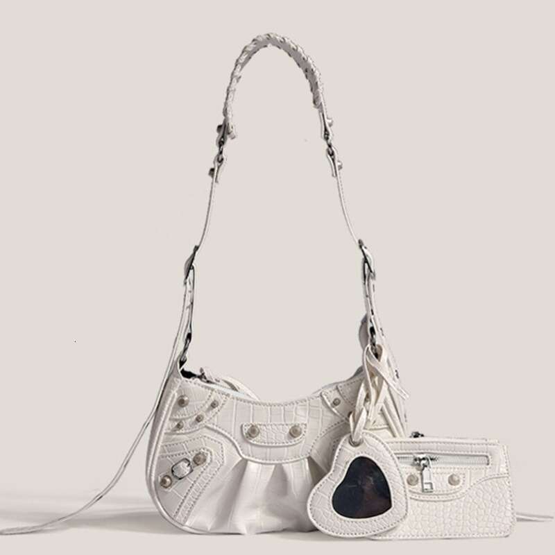 2025 New Fashion Trend Motorcycle Underarm Rivet Tassel High-end Wrinkle Single Shoulder Crossbody Women's Bag