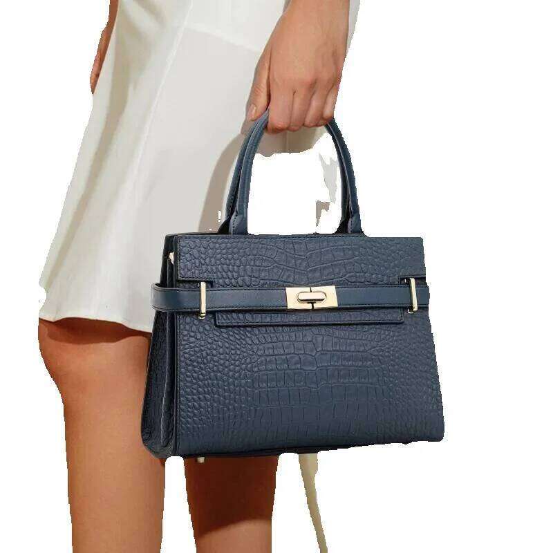 Designer Luxury Designer Luxury New Style Women's Mom-Style Handbag, Blue Color Gold Buckle Cowhide Leather Large Capacity Commuter Handbag For W