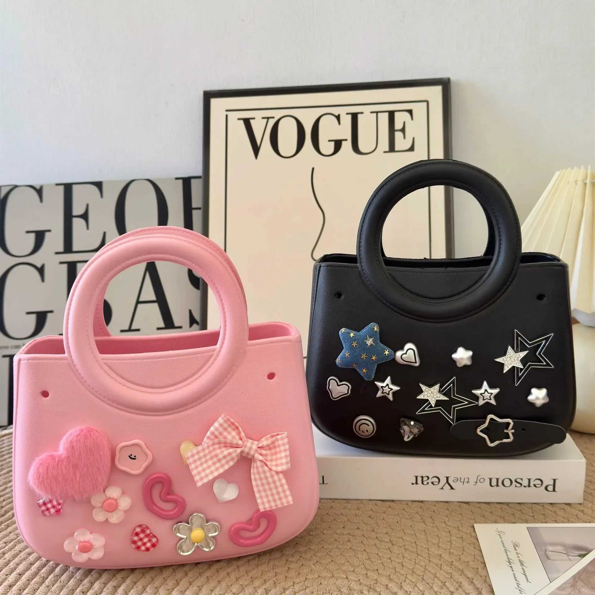 Fashionable round Ladies Handbag Cartoon Heart Shaped Storage Bag EVA Caddy Beach Bag Hole Design Travel Storage Pouch Makeup W250524