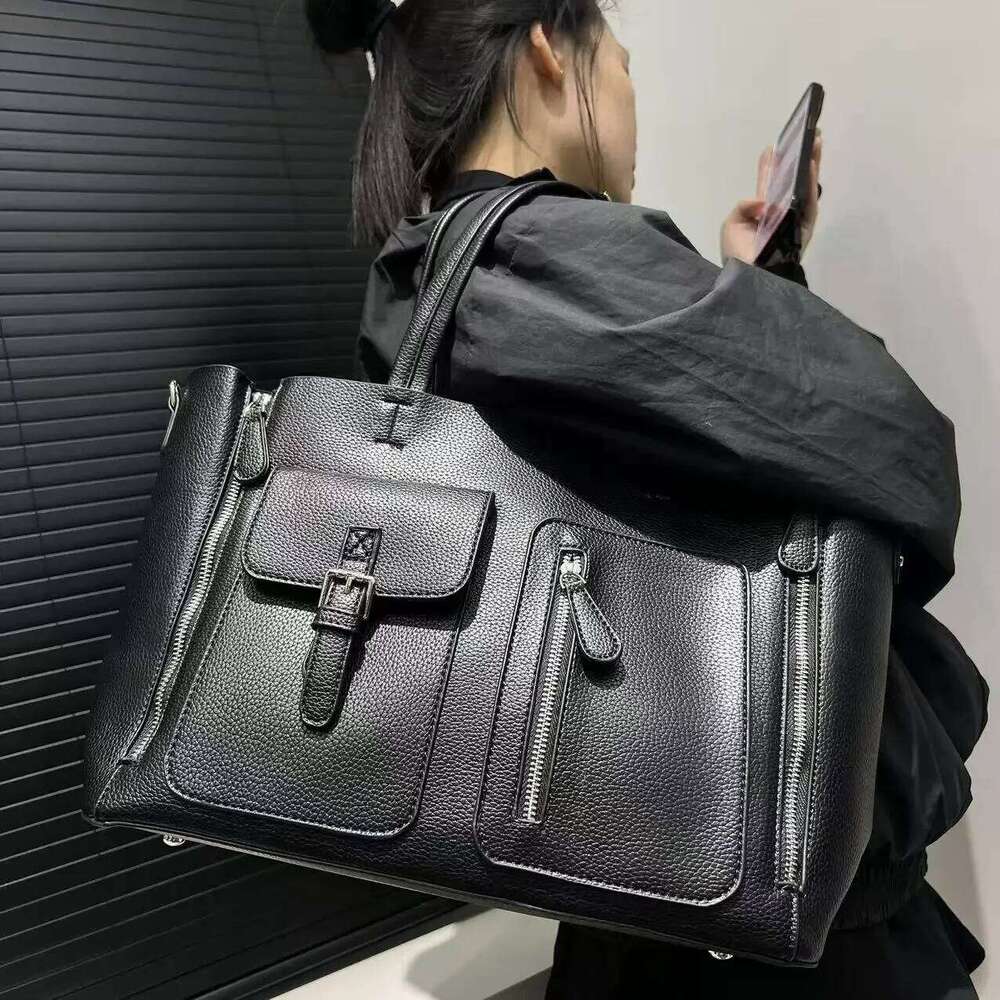 Women's Bags Designer Ladies' Fashionable Personalized Oversized Multi Pocket With Large Capacity, Retro And Simple Shoulder Bag