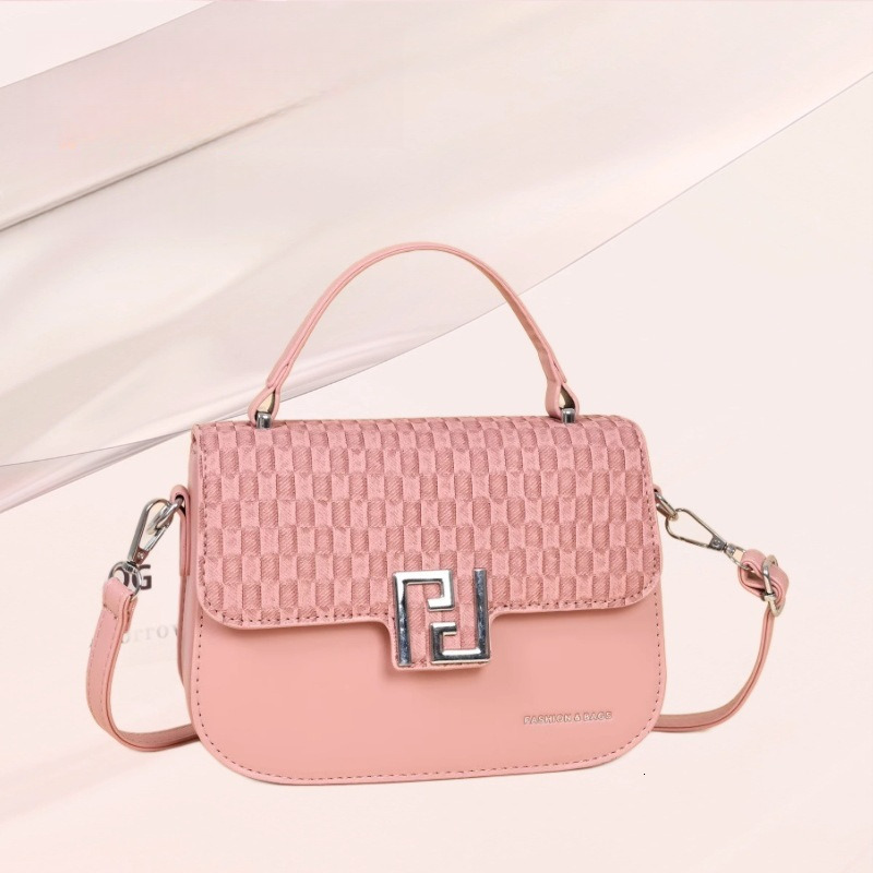 Top quality brand new free delivery designer bag 2025 new fashionable high-end texture niche armpit chain diagonal cross shoulder bag new free deliver