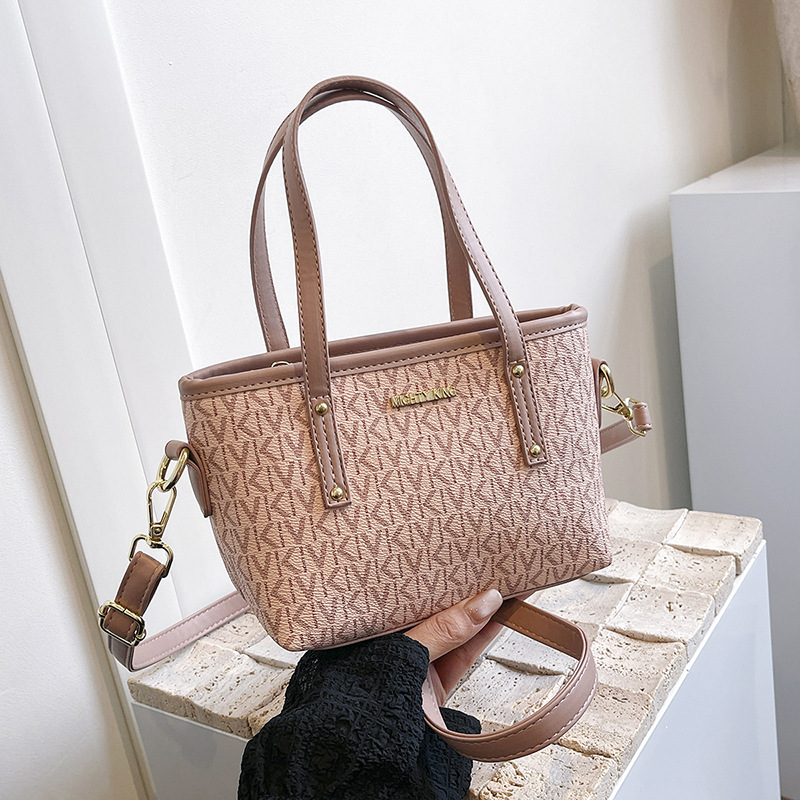 The new feeling prints the vegetable basket female bag popular crossbody bag fashionable commuting shoulder bag