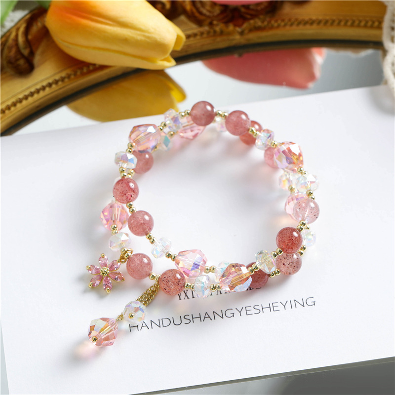 Fashionable and minimalist strawberry crystal micro inlaid zircon bracelet, women's doubles circle, niche flower pendant, gift bracelet accessory