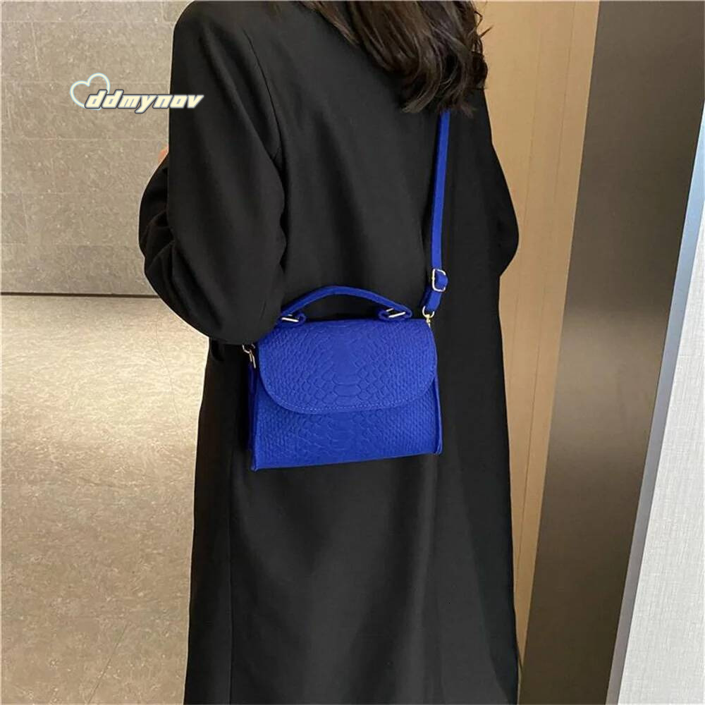 Fashion Felt Crossbody Bags for Women Armpit Popular Crocodile Emed Handbag Small Square Retro Shoulder Bag Gifts ddmynov