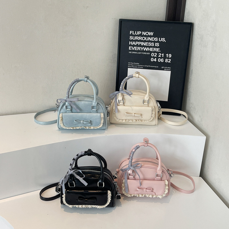 Korean Fashion Sweet Handbag for Women 2025 New Niche Design Ballet Style Small Square Simple Crossbody Bag