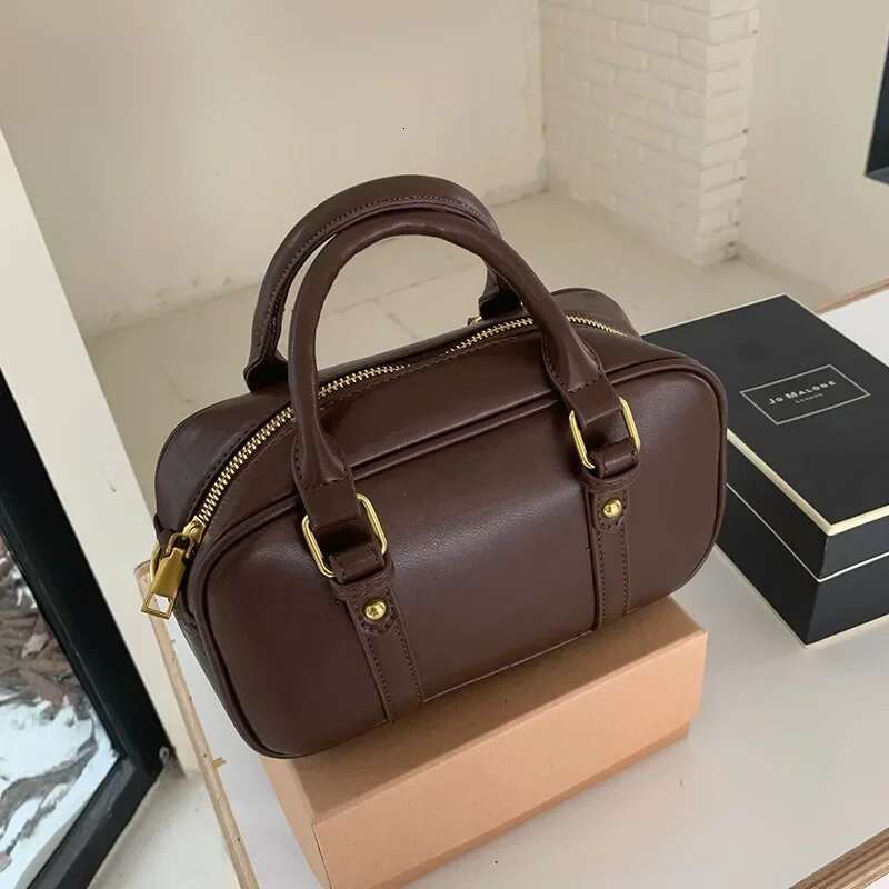Casual Large Capacity Pu Leather Women 2024 New Autumn And Winter Retro Brown Commuter Shoulder Pillow Bag