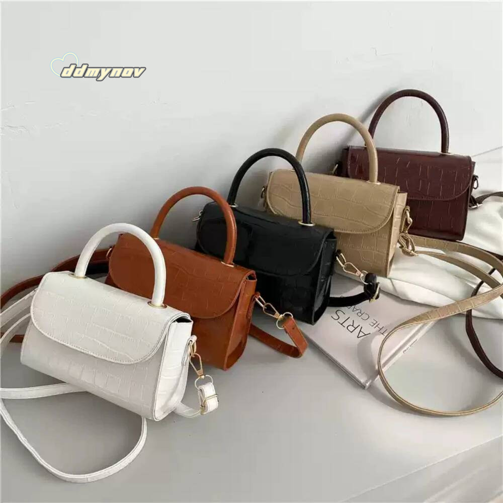 2025 New Fashion Women Handbag Light Delicate Texture Solid Color Crossbody Bag All-Matched Commute Shoulder Bags ddmynov