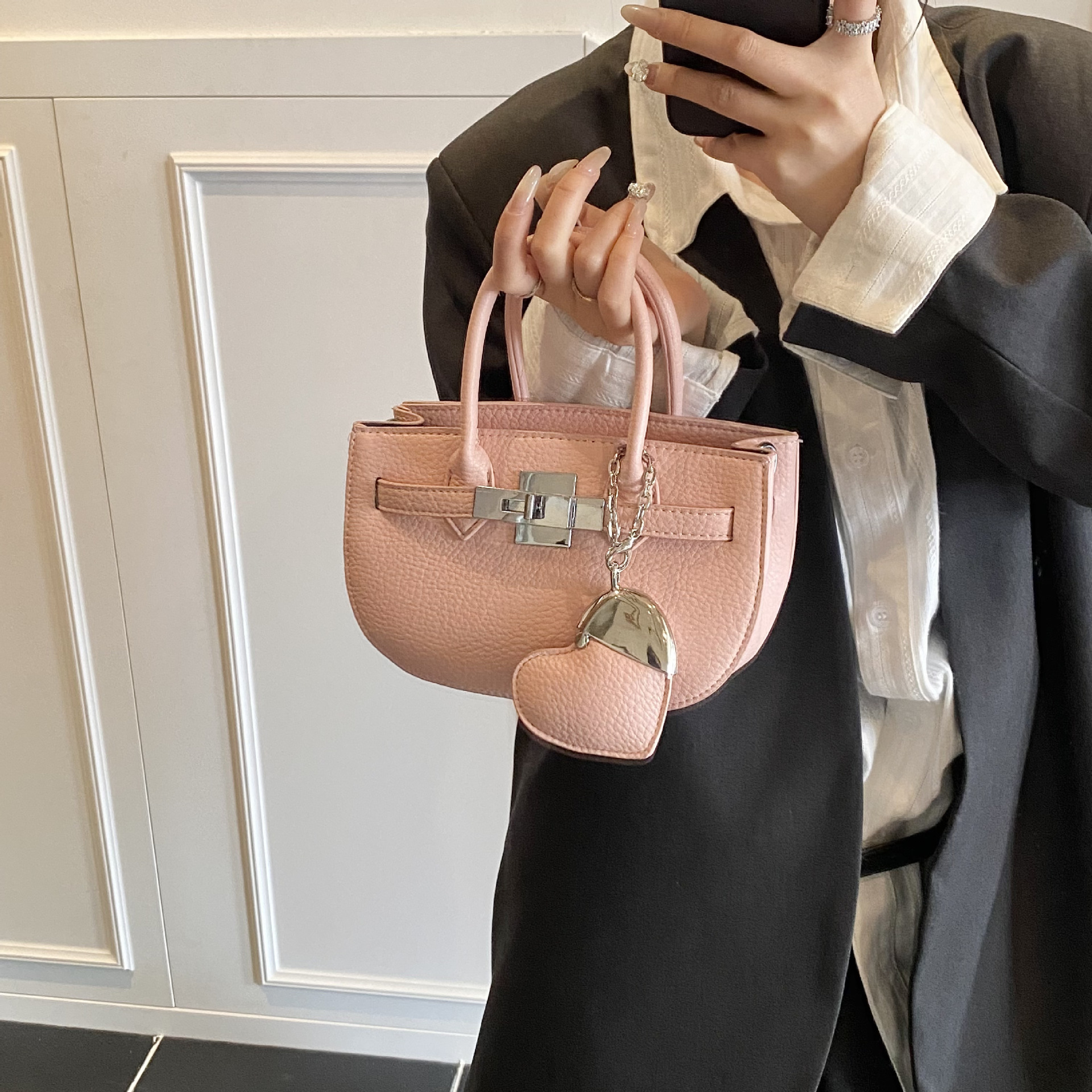 High-end Fashion Chain Handbag for Women 2025 New Korean Style Niche Commuter Versatile Shoulder Crossbody Bag