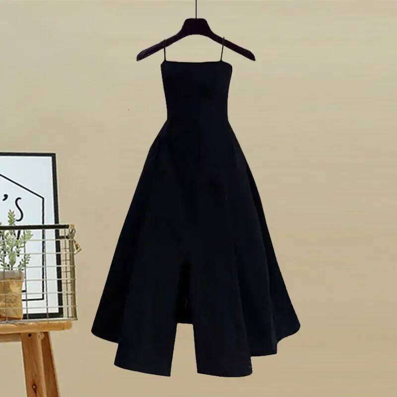 Fashionable Women's Spring And Autumn 2025 New Korean Age Reducing Knitted Sweater Sling Dress Two Piece Set