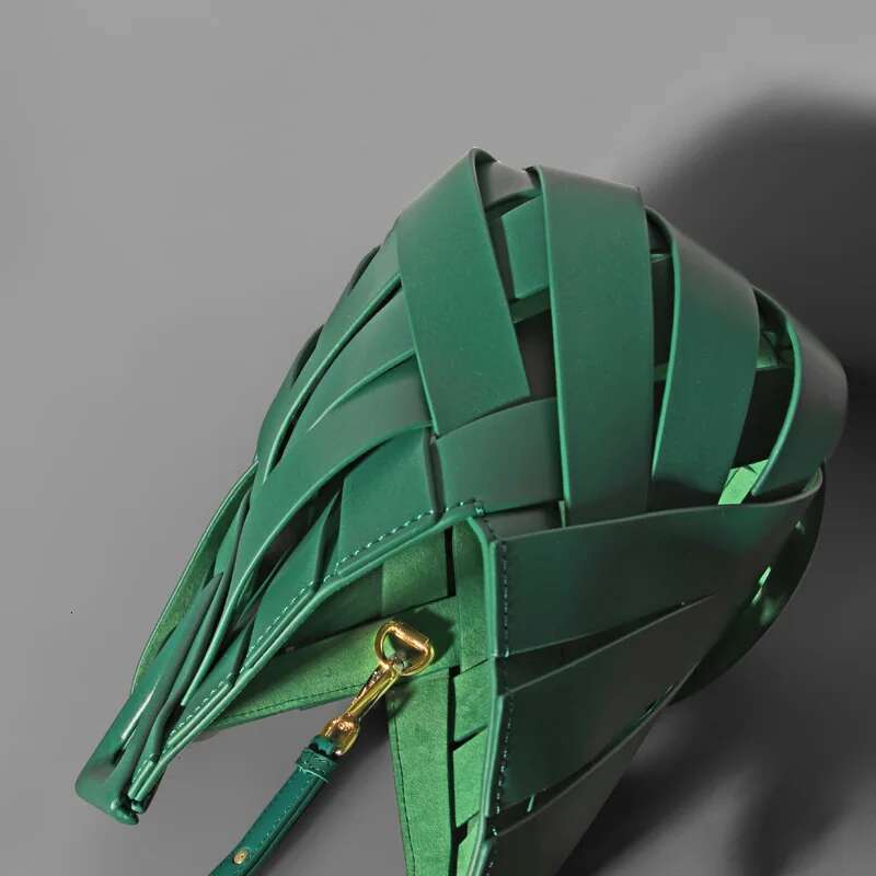 New Trend Fashion Handbags And Purses For Women Designer Triangle Hobos Hollow Out Vegetable Basket Leather Shoulder Bags bag