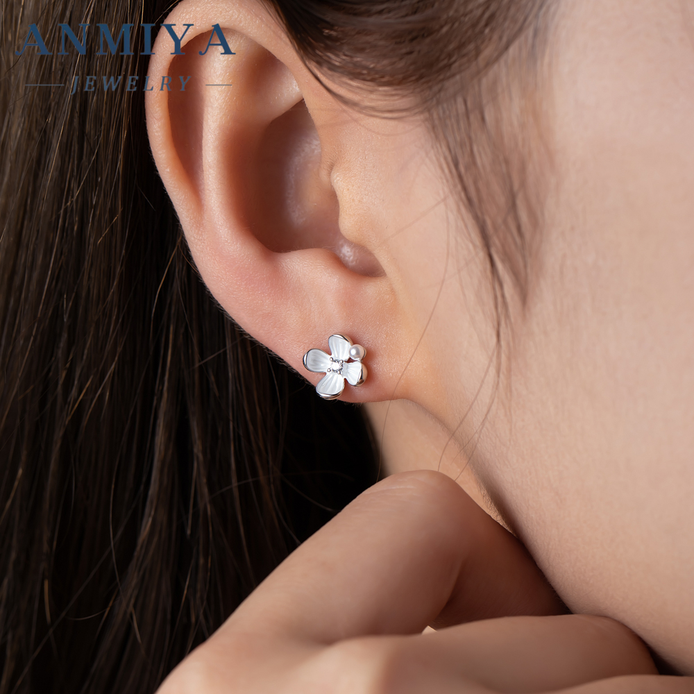 French Light Luxury Pure White Flower Earrings S925 Sterling Silver Freshwater Pearl Stud Earrings for Women Gifts