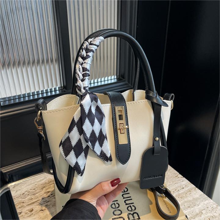 Free Shipping Urban Fashion Women's Designer Shoulder Bag Popular Handheld Vegetable Basket New Contrasting Color Splicing Handbag Simple Bucket 