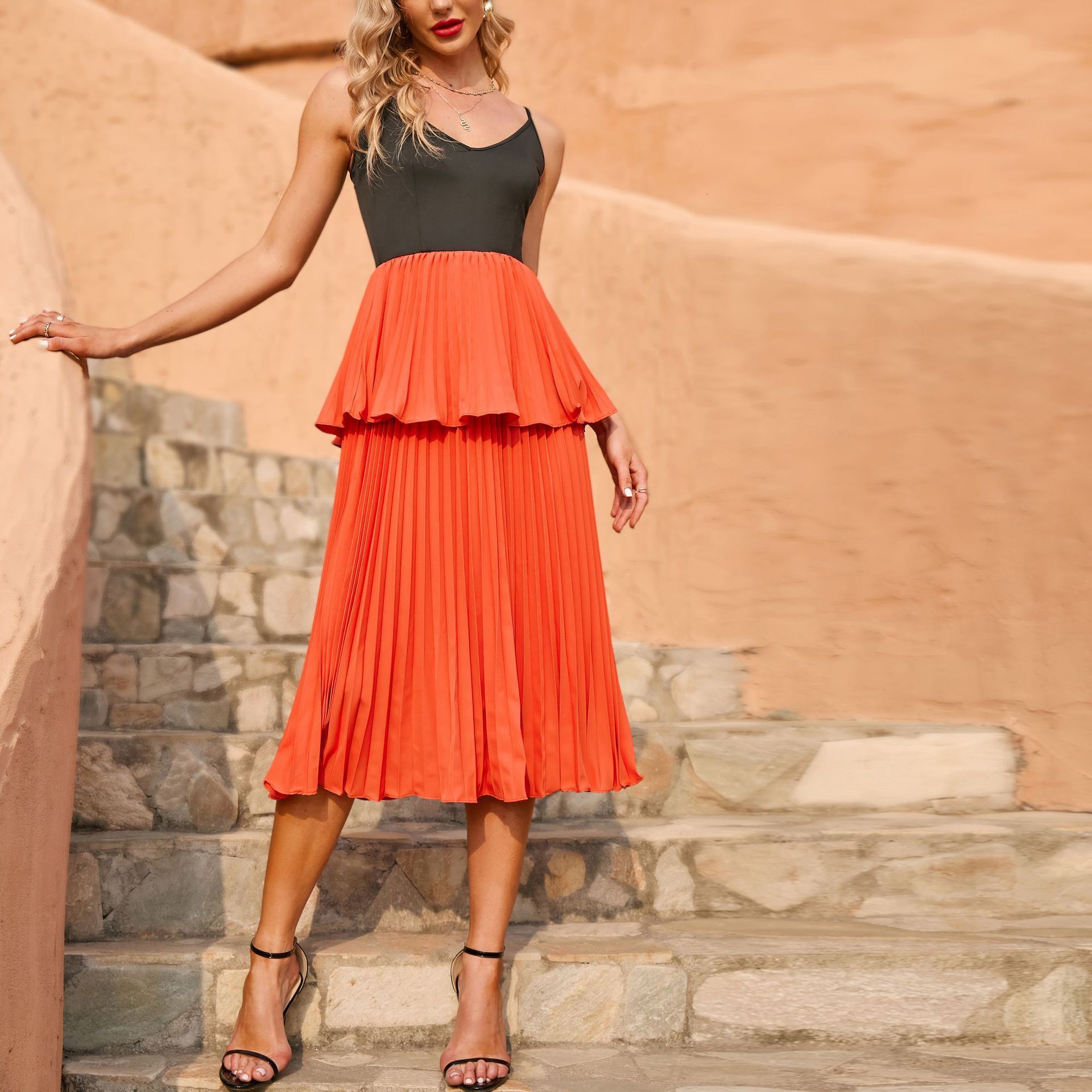 New Womens Clothing New Product Sexy Sleeveless Strap Dress Pleated Skirt