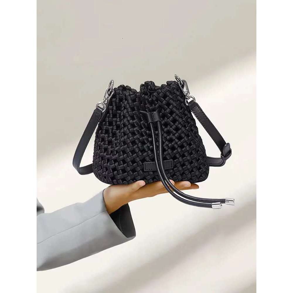 Summer High Quality Hollow Out Woven Handmade Bucket Women Fashion Handbag Female Shoulder Messenger Bag Lady Purse