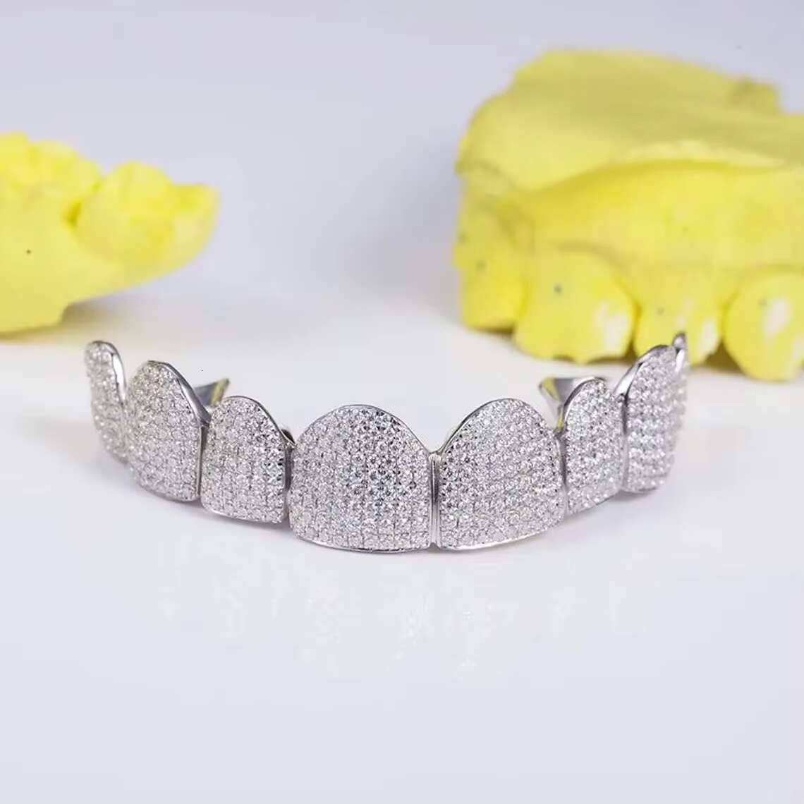 Best Prices on Trendy Lab Grown Diamond Custom Fine Body Jewelry Sparkling Grillz with Smile Fashion Forward Statement