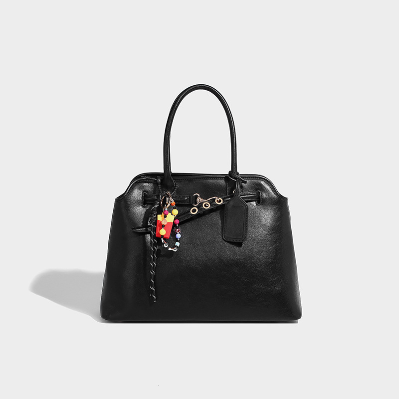 Niche Design High-end Handbag for Women 2024 Autumn Winter New Commuter Large Capacity Fashion Shoulder Bag