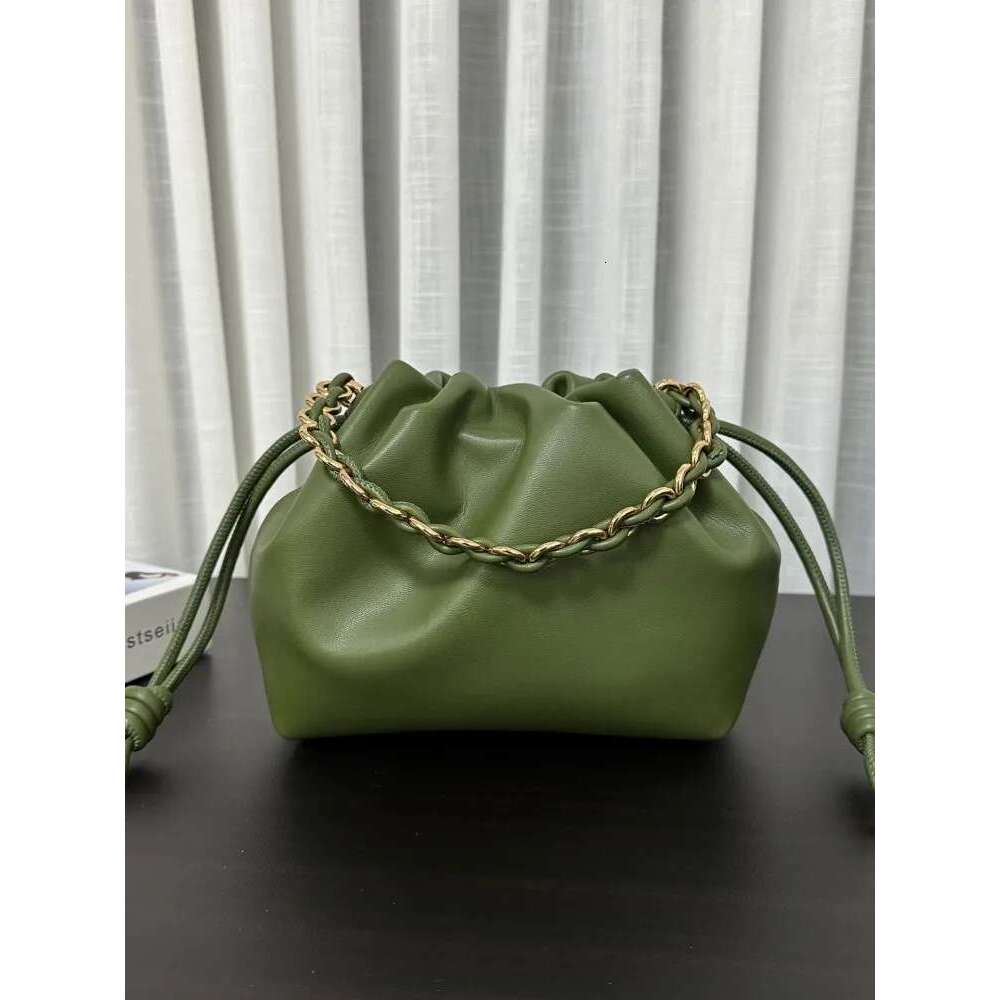 Office Women Single Chain Strap Shoulder String Bucket Versatile Multi Functional Design Casual Split Leather Crossbody Bag bag