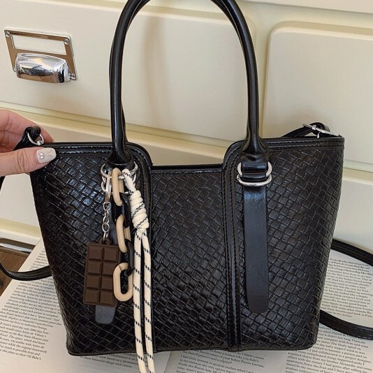 Korean Style Fashion Large Capacity Handbag Tote 2025 New Model Casual Shoulder Crossbody Bag with Textured Patchwork