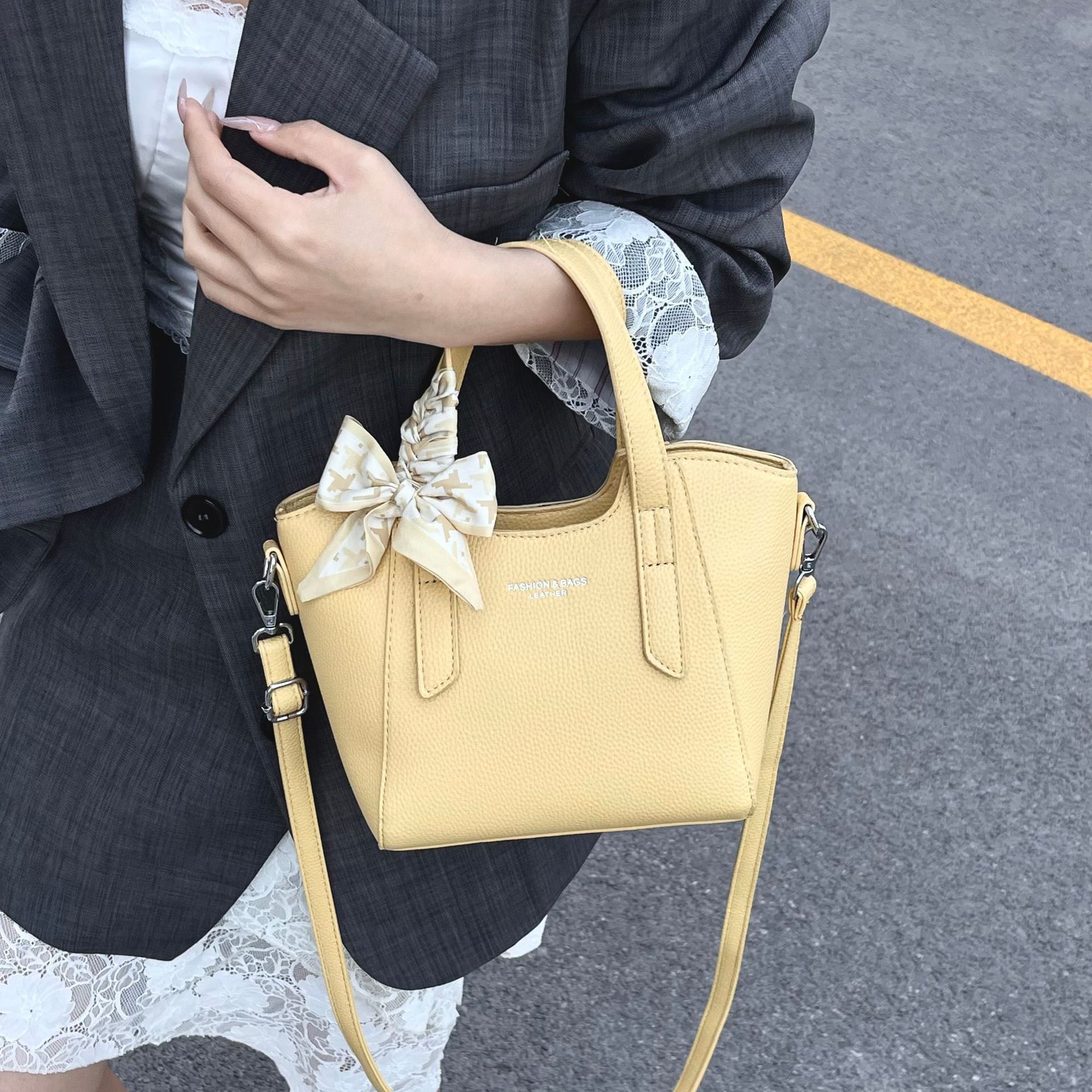 Trendy Light Luxury Handheld Basket for Women 2025 New Simple Fashion High-end Single Shoulder Crossbody Bag