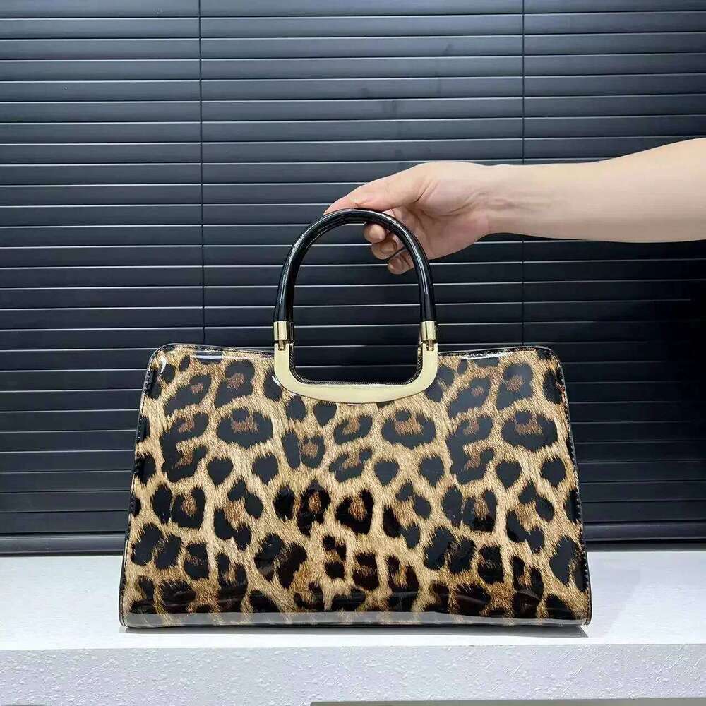 Women's Bags Designer Ladies' Fashion Sequin Personalized Leopard Print Handbag With Multiple Compartments And Retro Shoulder Bag