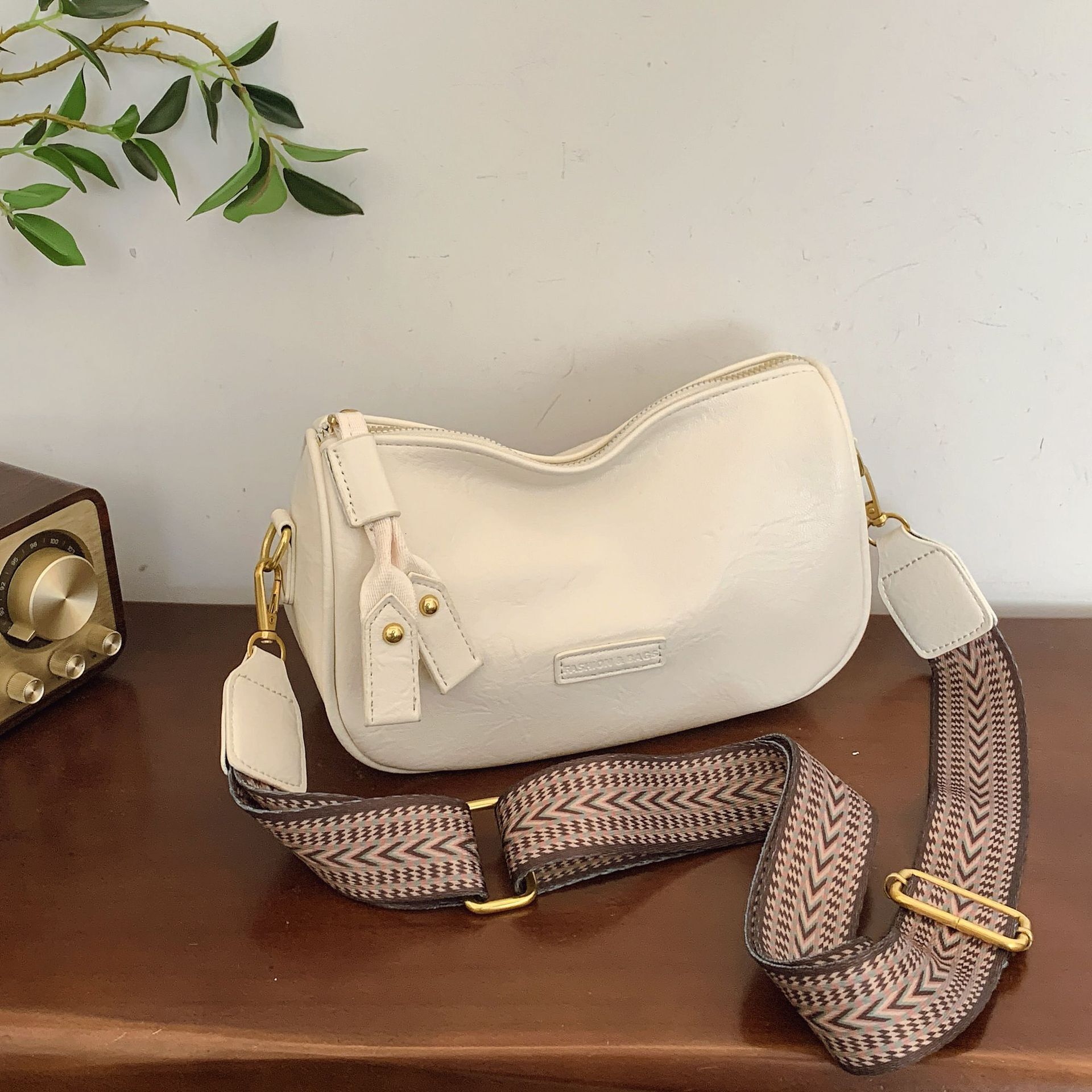 Textured Retro Small Bag For Women 2025 New Style This Year's Popular Simple Shoulder Bag Wide Shoulder Strap Crossbody Dumpling Bag