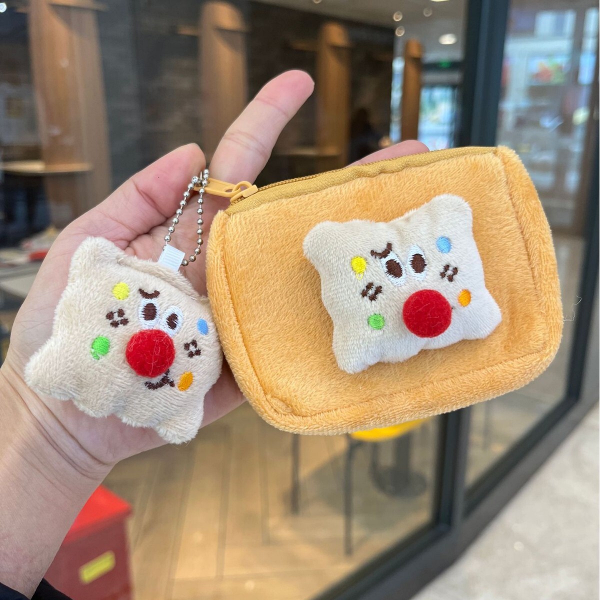 fashion Fashionable Women s Plush Wallet Mini Cute Cartoon Keychain Pendant fashion Portable Earphone Storage Bag Designer Men s Key Bag