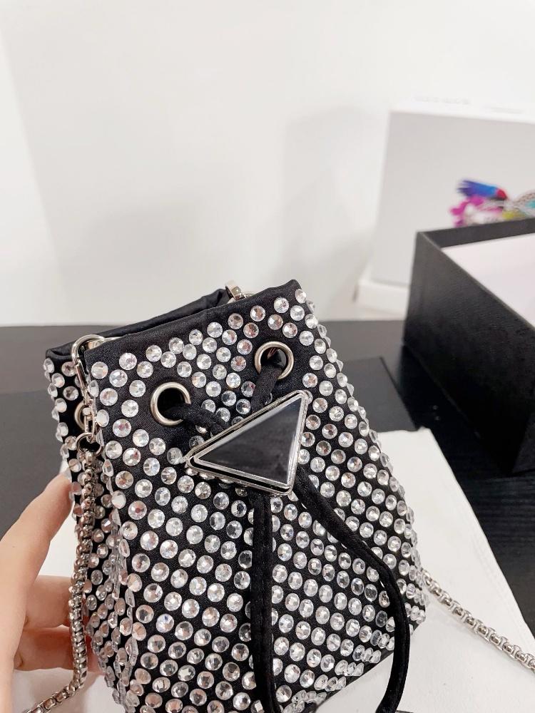 Popular mini niche design 2025 women's bag fashion rhinestone bag chain bucket crossbody bag