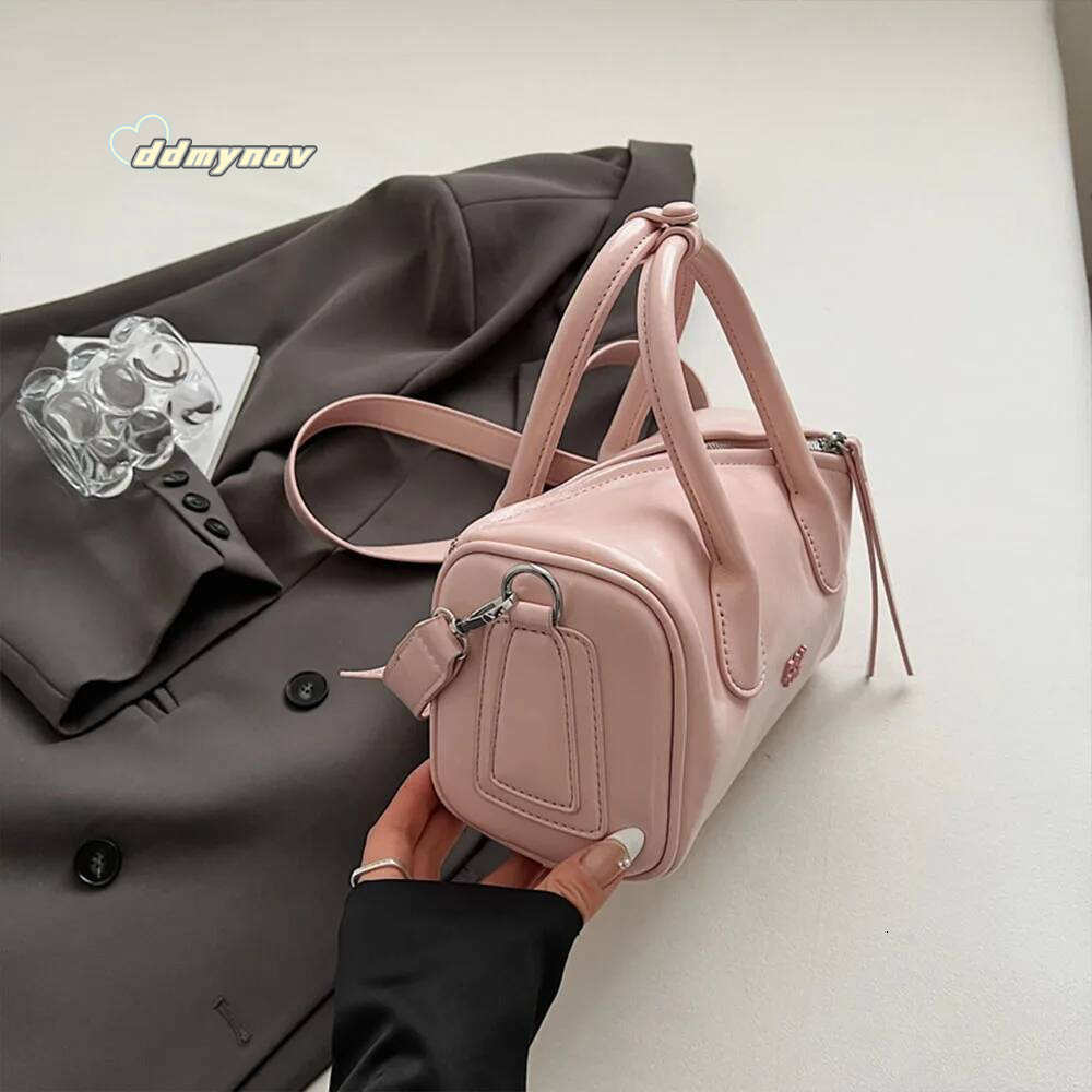 Handheld Bowling Women's New Fashion Trend, Niche Pillow Bag, Versatile Crossbody Bag ddmynov