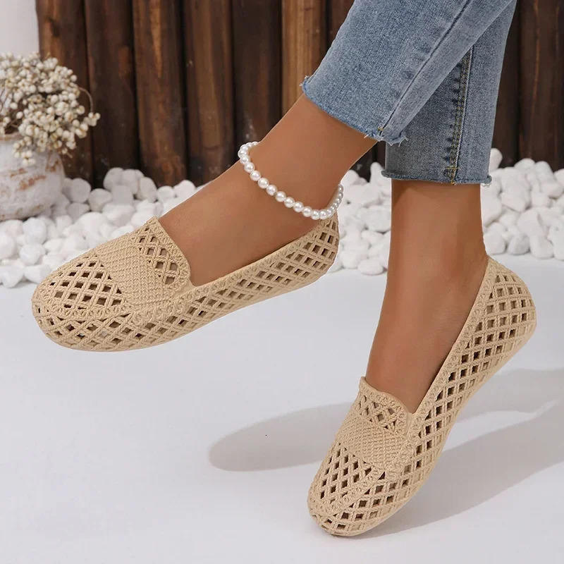 Summer Fashionable and Comfortable Hollow Womens Flat Shoes Casual Outer Wear Nonslip Toecap Sandals 250526