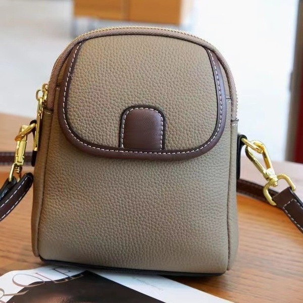 Top quality Brand High Quality New Style 2024 New One Shoulder Small Fashion Women's Mobile Soft Leather Versatile Tiktok Bag New Free Delivery D