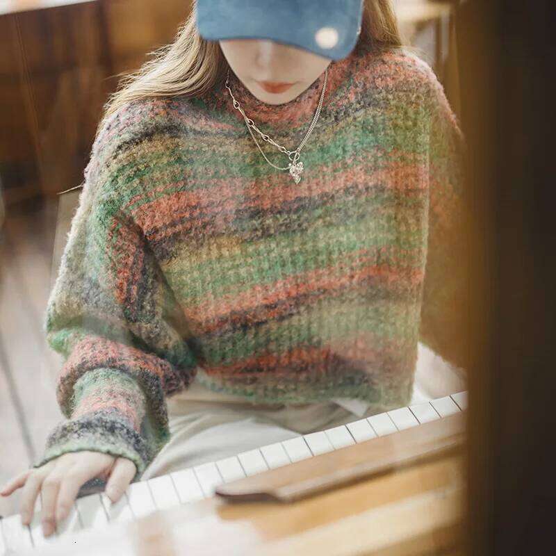 Maden Gradient Wool-Blend Knitted Sweater Vintage Crew-Neck Short Pullover Women's Versatile Top For Fall And Winter Knitwear