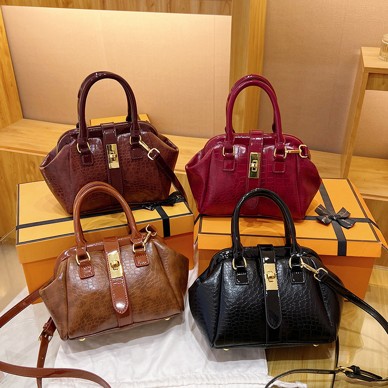 High quality brand, new high-quality free designer bag, new exquisite and luxurious handbag, textured stone pattern shoulder bag, brand new free desig