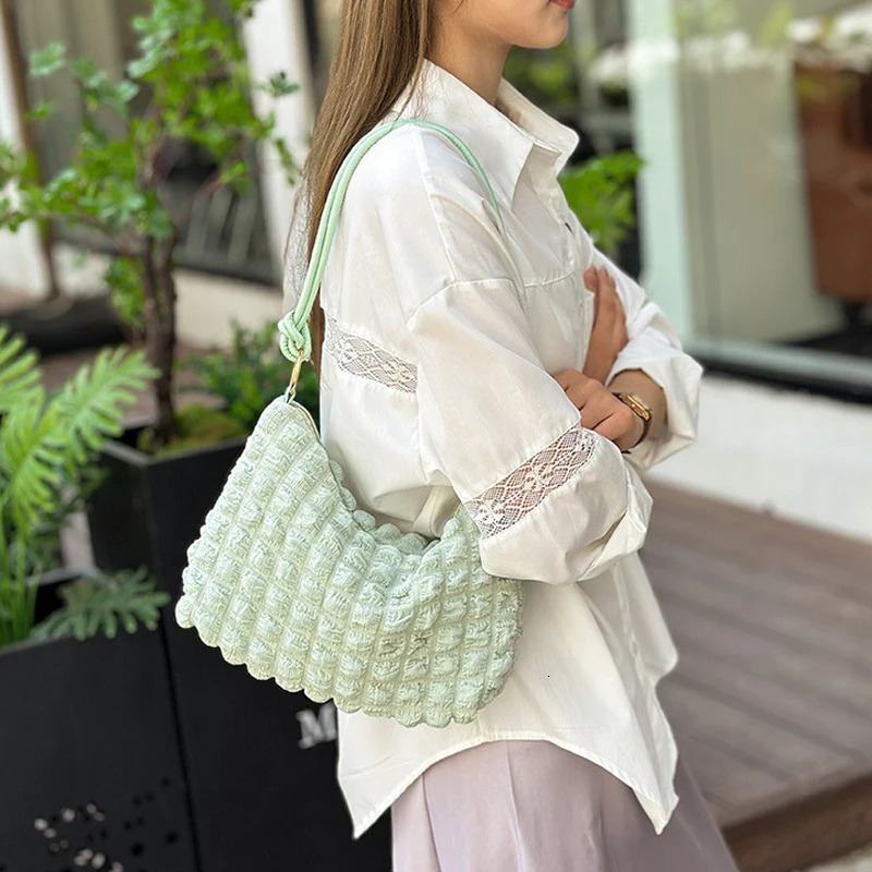 Canvas Wrinkle Bag for Women Shoulder Bags Pleated Bubbles Handbags Padded Casual Underarm Quilted Bag Tote Cloud Bag Purse 250526