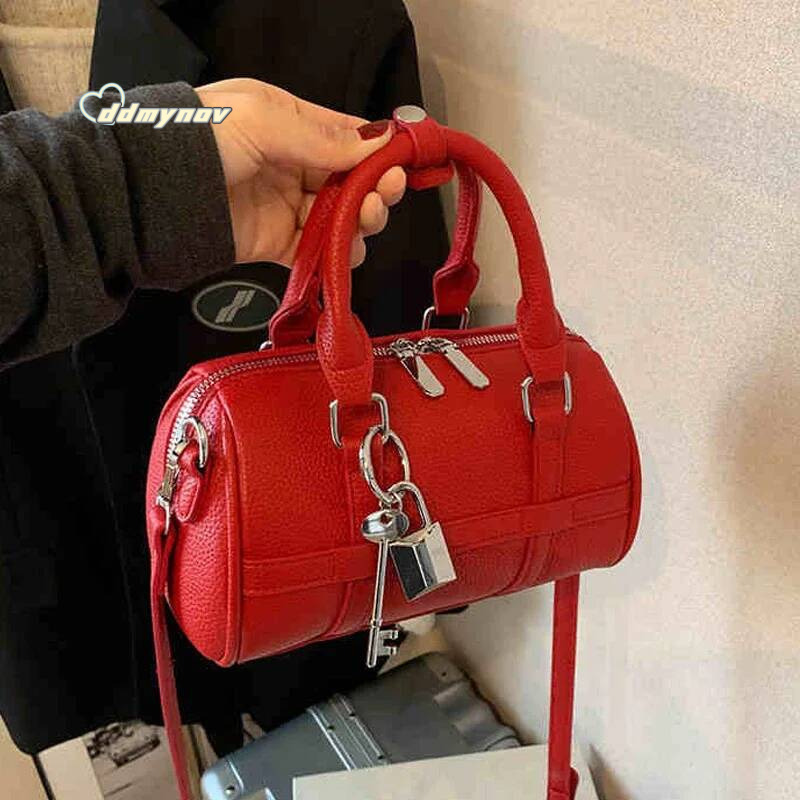 Fashion Red Single Shoulder Underarm Bag Women Temperament Versatile Party Handbag Commute Crossbody Bags with Lock Pendant ddmynov