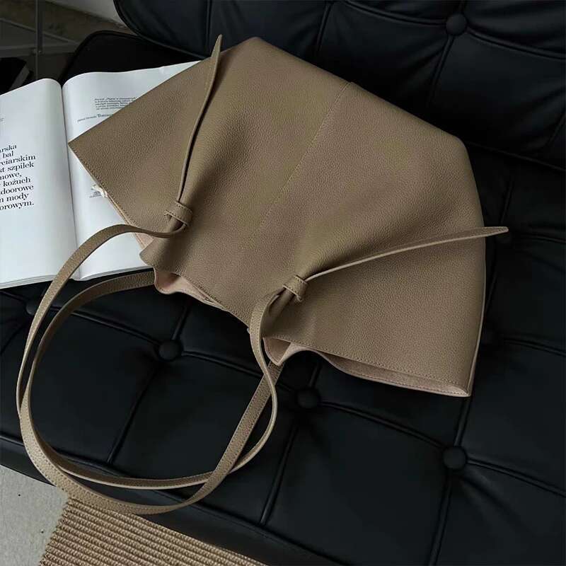 Top Layer Cowhide Large Capacity Tote Women s Leather Fashion Bat Versatile Commuter Handheld Wing Composite Bag bag