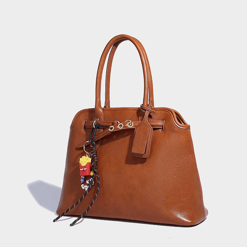 Niche Design High-end Handbag for Women 2024 Autumn Winter New Commuter Large Capacity Fashion Shoulder Bag