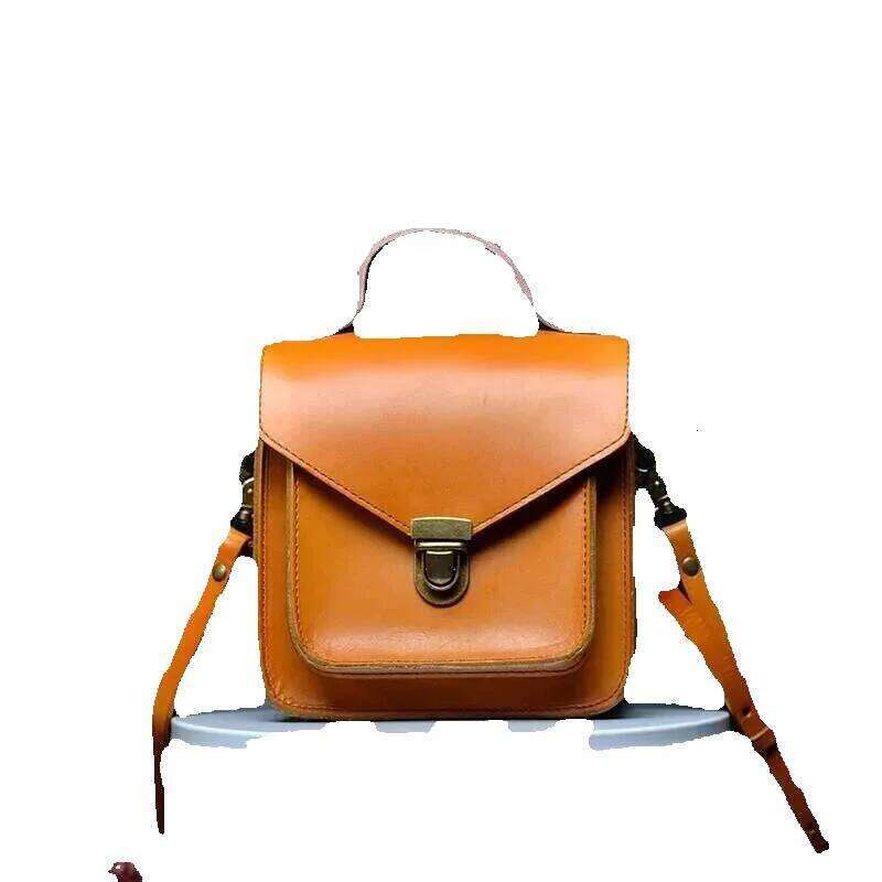 Designer Luxury Designer Luxury Designer Luxury Messenger Handmade First Layer Cowhide Small Soft Leather Mobile Phone One Shoulder Messenger Female B