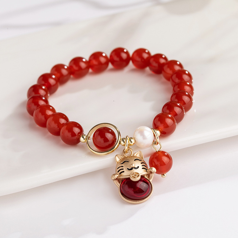 agate bracelet with good es, symbolizing bead pearls as New Year gifts and accessories for girls