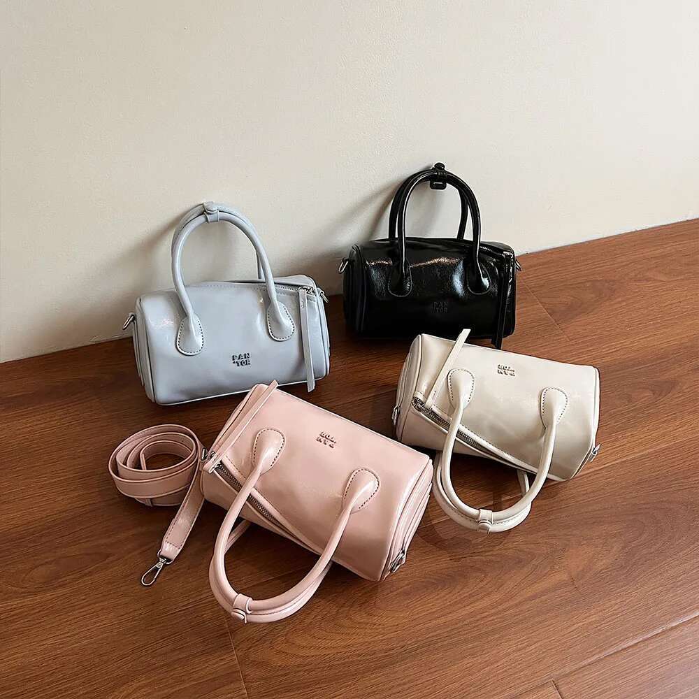 Handheld Bowling Women's New Fashion Trend, Niche Pillow Bag, Versatile Crossbody Bag