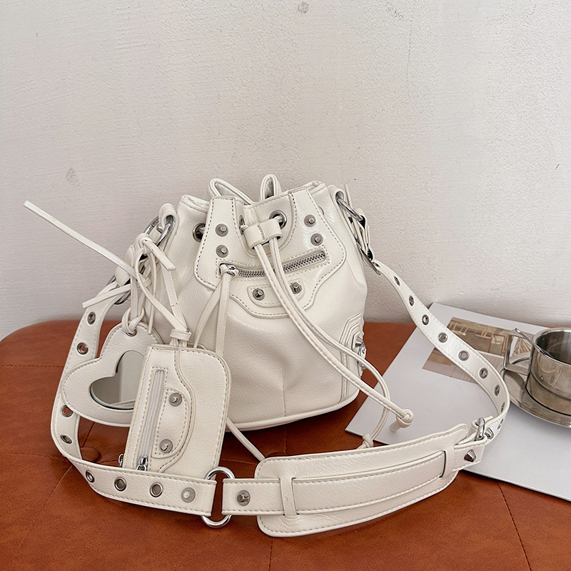 High quality brand new free designer bag, Western style multifunctional drawstring single shoulder diagonal cross bag, new free designer bag