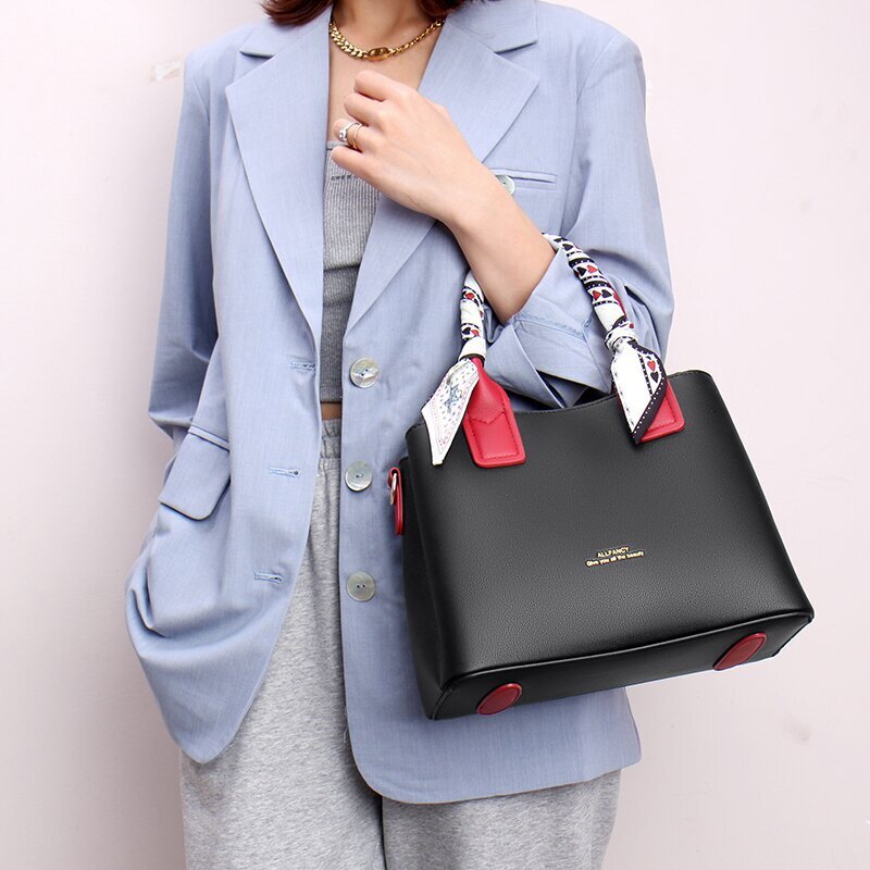 Free Shipping Designer Bag High End Handbag For Women In 2025 New Fashionable Handbag Stylish And Large Capacity Versatile Women's Shoulder Bag C