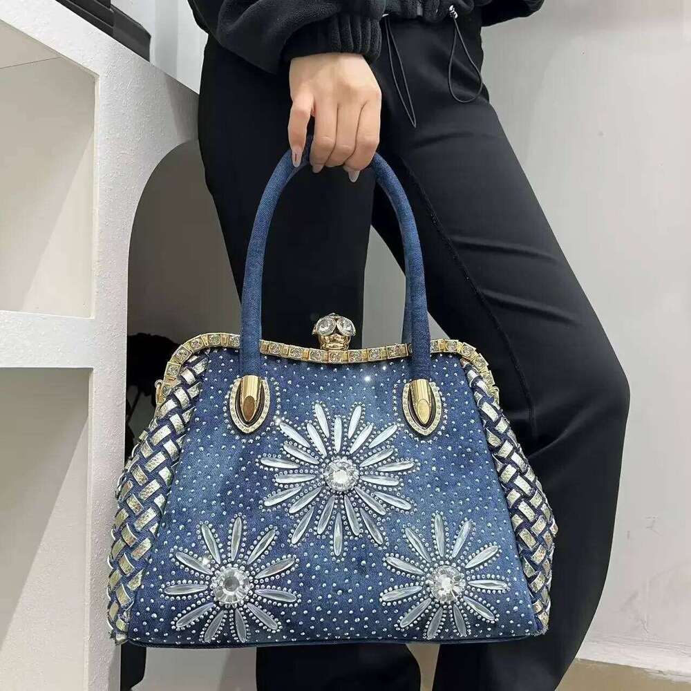 Women's Bags Designer Ladies' Fashionable And Elegant Floral Oversized Handbag, Retro Personalized Dia Embellished Shoulder Bag