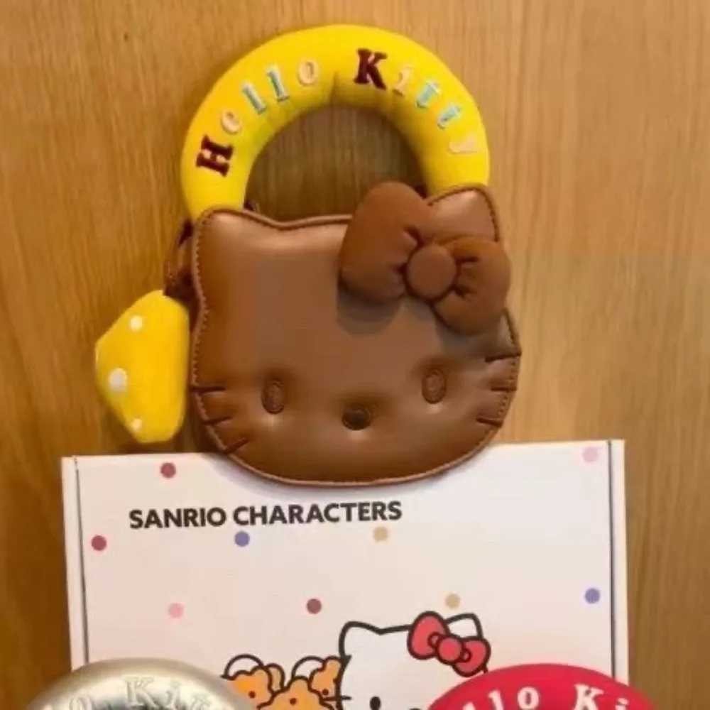New Hello Kitty Handbag Mini Pu Leather Sand Biscuit Wide Handle Crossbody Bag Anime Girl 3D Kitty Face Shaped Shoulder Bagw250526