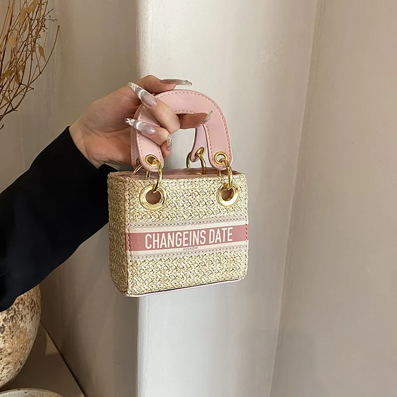 Tote Beach Shoulder Crossbody Designer 2025 Casual Satchel Fashion Woven Women's Handbag Small Square Bag Light se Free shipping
